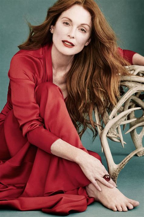 Julianne Moore is best known for her extensive, award-winning career in TV and film, but she's much more than just an actress. . Julianne moore nide